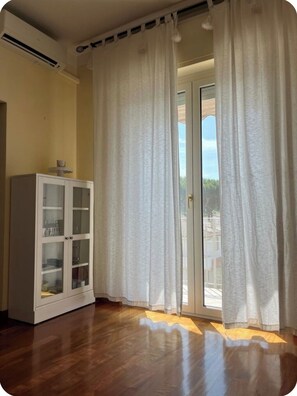 Interior - 5 min from the sea large Apartment - Wifi and Air Conditioning (Lido di Camaiore)