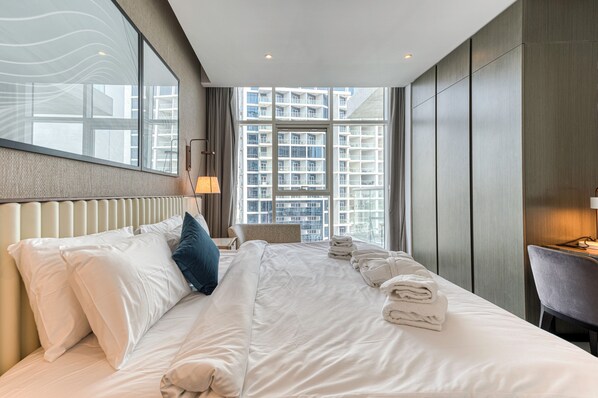 Luxury Apartment, Balcony, Canal View