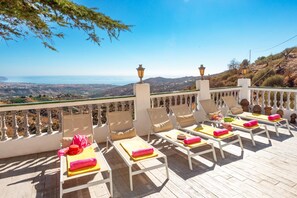 Villa | 5 bedrooms - Villa Las Palomas by At Home Costa del Sol (Torrox)