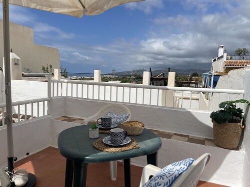 Casa Paquita con Piscina Privada en Maro By At Hom