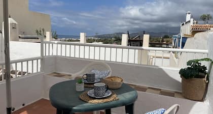 Casa Paquita con Piscina Privada en Maro By At Hom