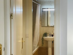 2 bedrooms - Apartamento Sol de Marbella by At Home Costa del S (Marbella)