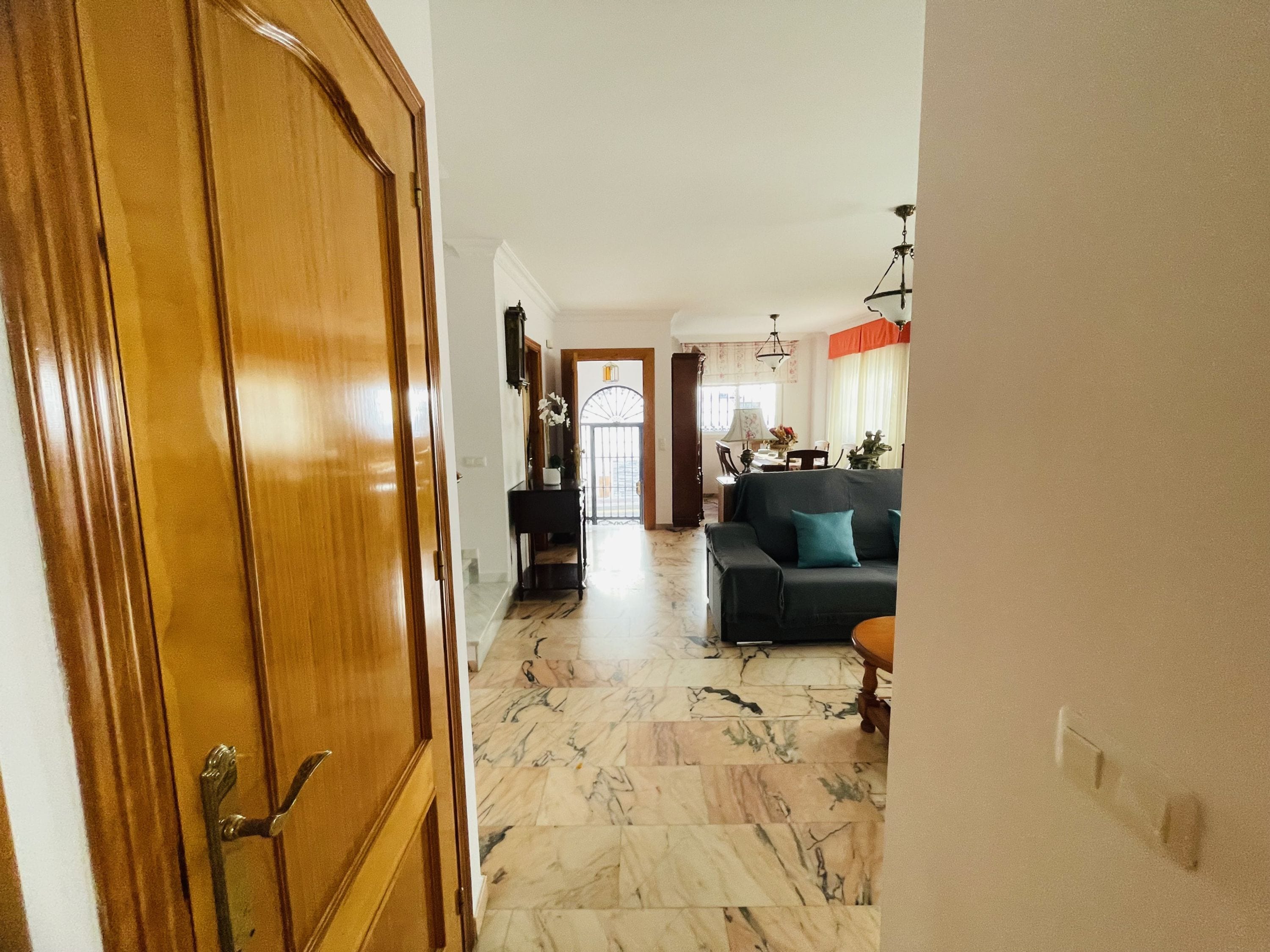 Rumah | 4 kamar tidur