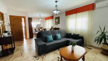 House | 4 bilik tidur