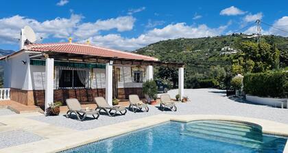 Cortijo Mira con Piscina Privada by At Home Costa