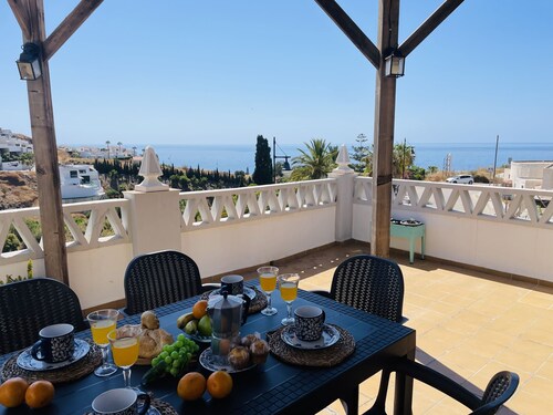 Casa Blanca con Vistas al mar by At Home Costa del