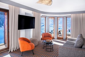 Premium Apartment | Living area | 36-cm Smart TV with satellite channels, Netflix, streaming services - PopAlp la Plagne (La Plagne-Tarentaise)