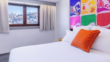 CHAMBRE CLUB EST | Literie de qualité supérieure, coffres-forts dans les chambres