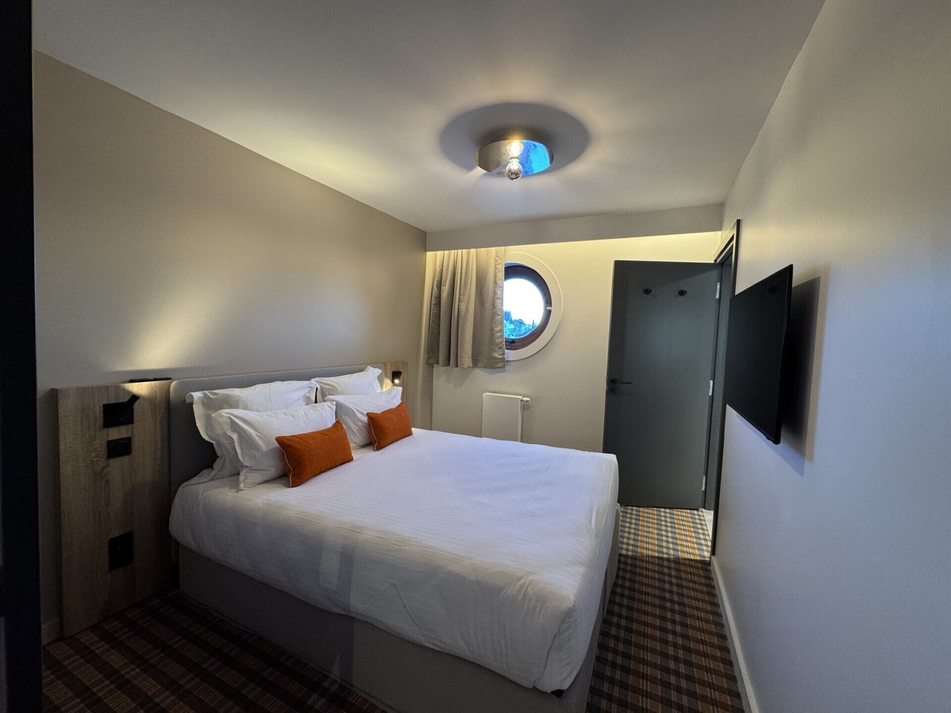 Departamento Confort | Ropa de cama de alta calidad y caja de seguridad en la habitación 