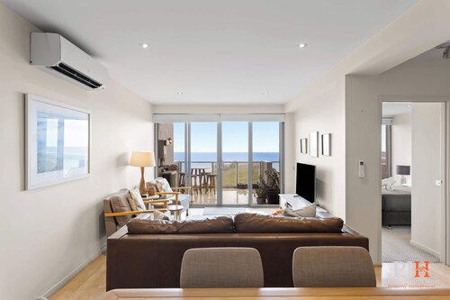 Ocean Views, 2 Bedroom Apartment