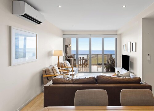 Ocean Views, 2 Bedroom Apartment