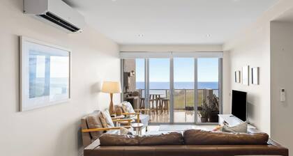Ocean Views, 2 Bedroom Apartment