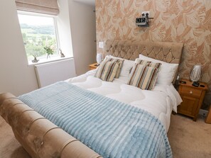 3 bedrooms, individually decorated, individually furnished, free WiFi