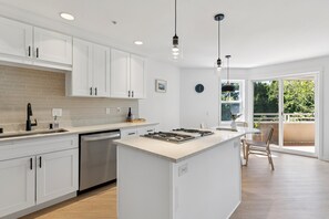 Condo, 2 Bedrooms | Private kitchen