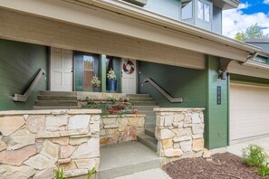 House, 3 Bedrooms | Exterior detail