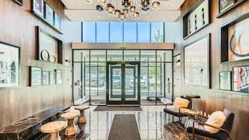 Condo, 2 Bedrooms | Lobby