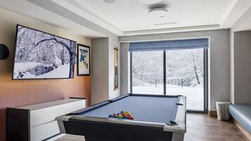 Condo, 2 Bedrooms | Game room