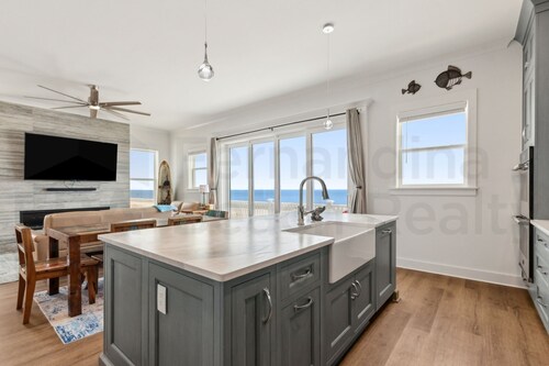 1088 S. Fletcher Ave 5 Bedroom Home