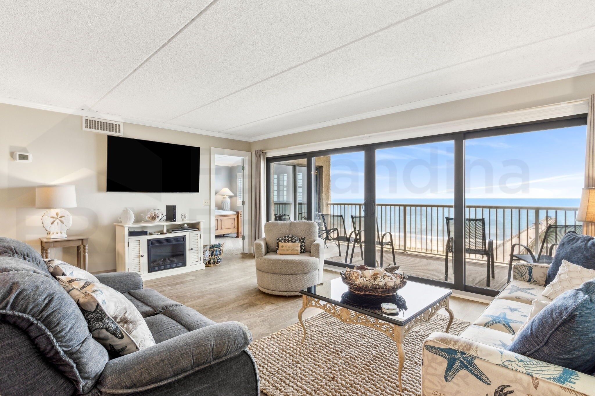 Condo, 3 Bedrooms | Living area