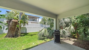 House, 4 Bedrooms | Property grounds