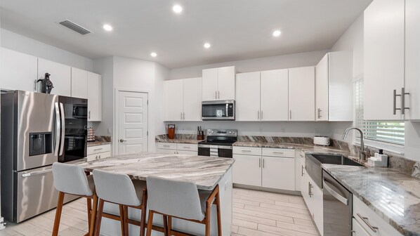 Maison, 4 chambres | Cuisine privée | Réfrigérateur, grille-pain