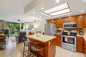 Condo, 1 Bedroom | Private kitchen - Maui Banyan G105 1 Bedroom Condo (Kihei)