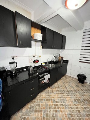 Micro-ondas, fogão, cooktop, lava-louças