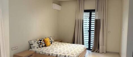 4 室のベッドルーム、アイロン / アイロン台、インターネット、ベッドシーツ