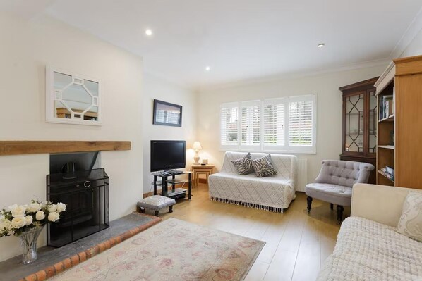 Living area - Rogate Cottage Retreat (Petersfield)