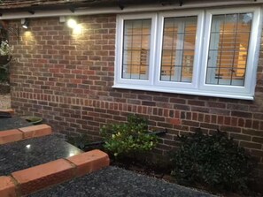 Exterior detail - 4 Guests - Pet Friendly - Cottage Retreat (Petersfield)