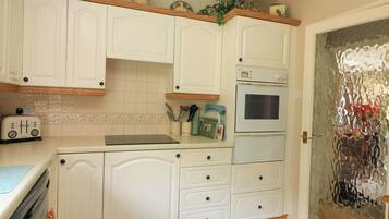 Cookware/dishes/utensils