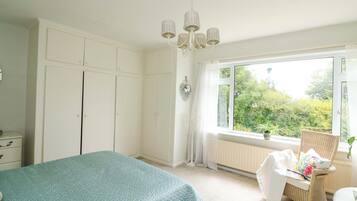 3 bedrooms, individually decorated, individually furnished, free WiFi