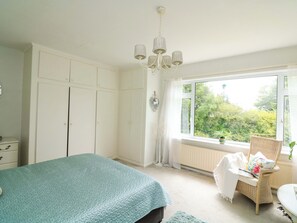 3 bedrooms, individually decorated, individually furnished, free WiFi - 3 Chantry Hill (Kingsbridge)