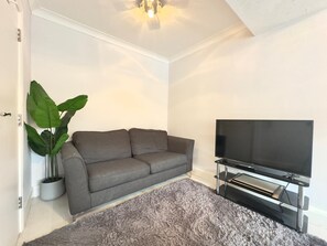 Unclassified image, 2 of 11, button - Cosy One Bedroom Apartment, close to Mill Hill Broadway Train Station (London)