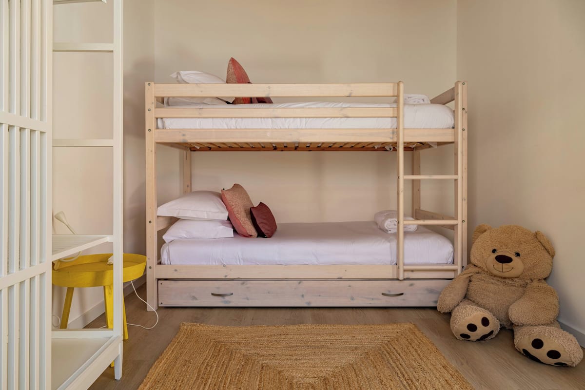 In-room safe, soundproofing, iron/ironing board, free WiFi
