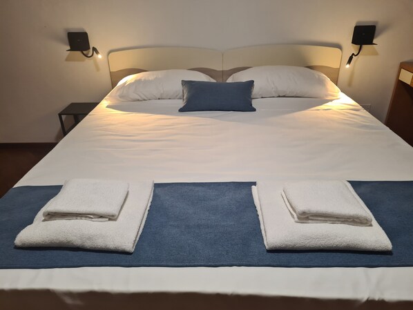 6 quartos, ferros/tábuas de passar roupa, Wi-Fi de cortesia