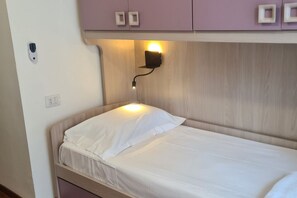 6 chambres, fer et planche à repasser, Wi-Fi gratuit, draps fournis