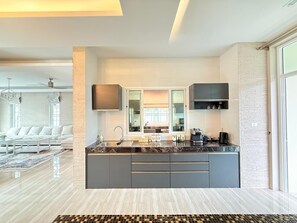 Four, plaque de cuisson