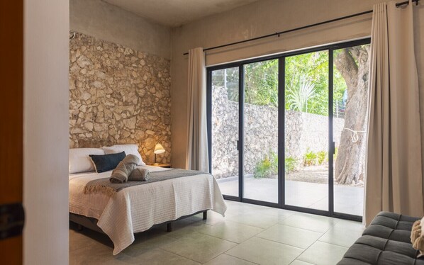 2 bedrooms, desk, iron/ironing board, travel cot