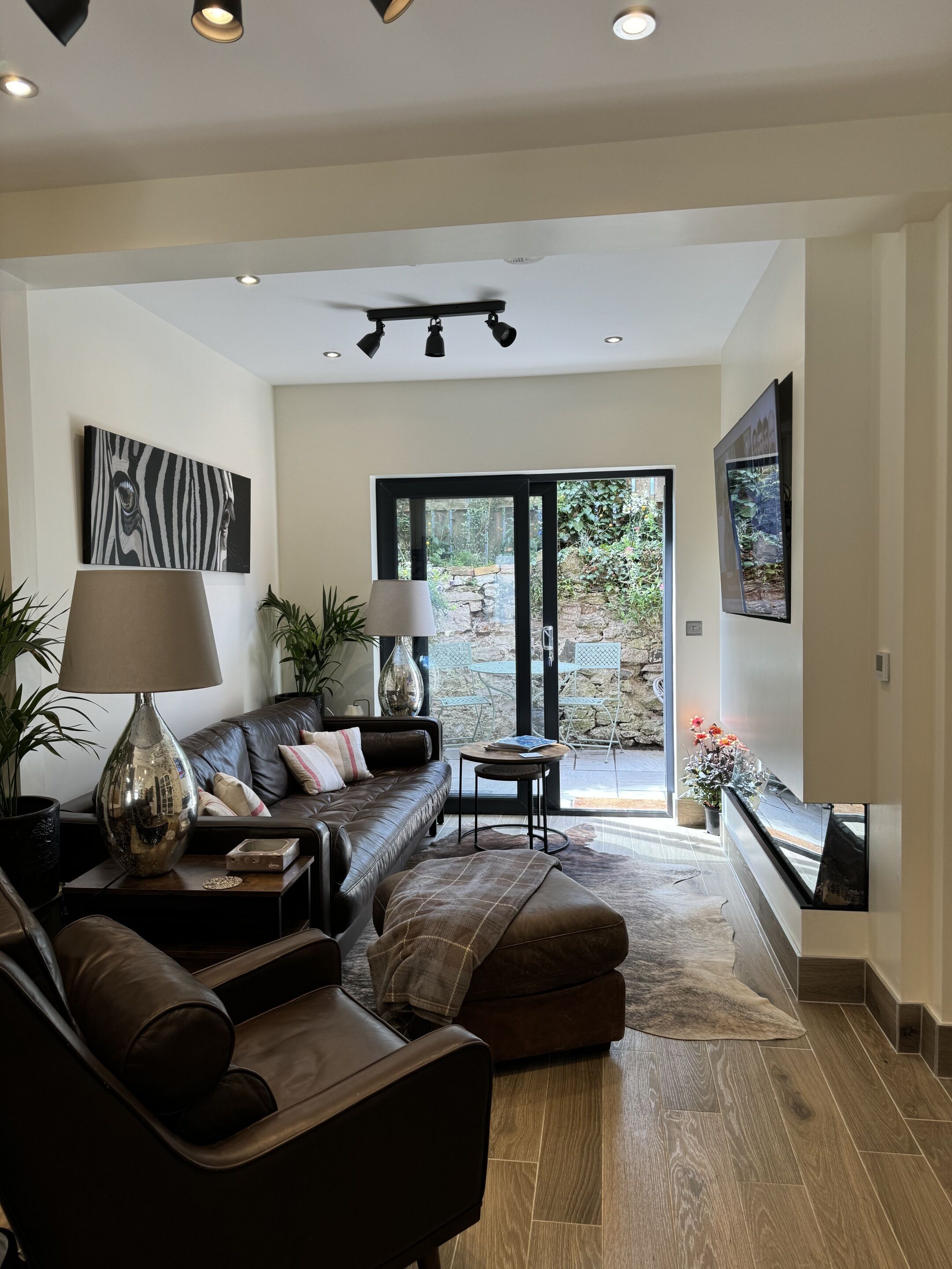 Living Room / Lounge