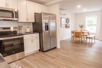 Charming 3-bedroom condo in peaceful Jaffrey with AC