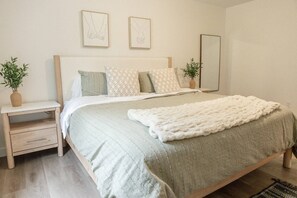 3 bedrooms, desk, free WiFi, bed sheets