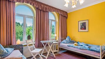 1 habitación, wifi y ropa de cama