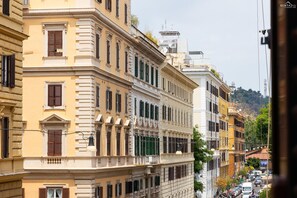 Front of property - Rental in Rome Cola di Rienzo Apartment (Rome)