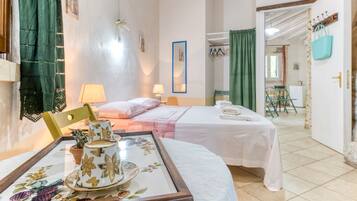 3 bedrooms, bed sheets