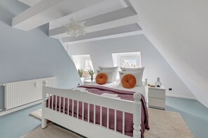 Hypo-allergenic bedding, individually decorated, individually furnished - Old Town Family Długa Living by Downtown Apartments (Gdańsk)