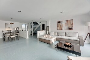 Appartement Penthouse familial | Literie hypoallergénique, décor unique, ameublement unique