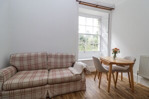 Living area - The Cottage (Clevedon)