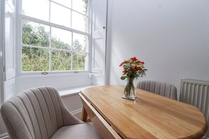 Dining - The Cottage (Clevedon)