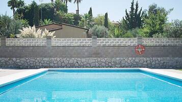 ํ์ฐ์ค | 4 ๊ฐ์ ์นจ์ค